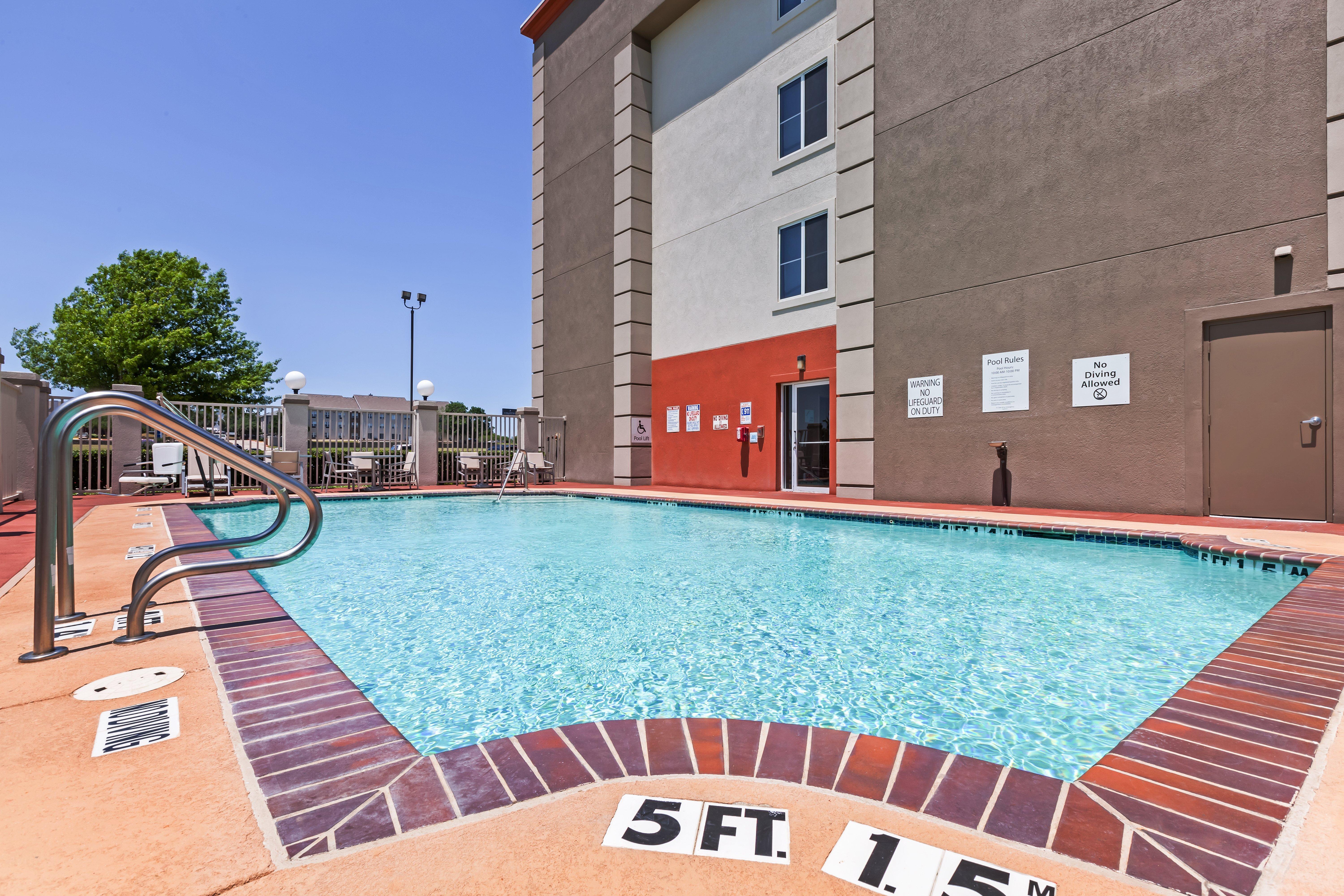 Holiday Inn Express Hotel & Suites Dallas Lewisville By Ihg Exterior photo
