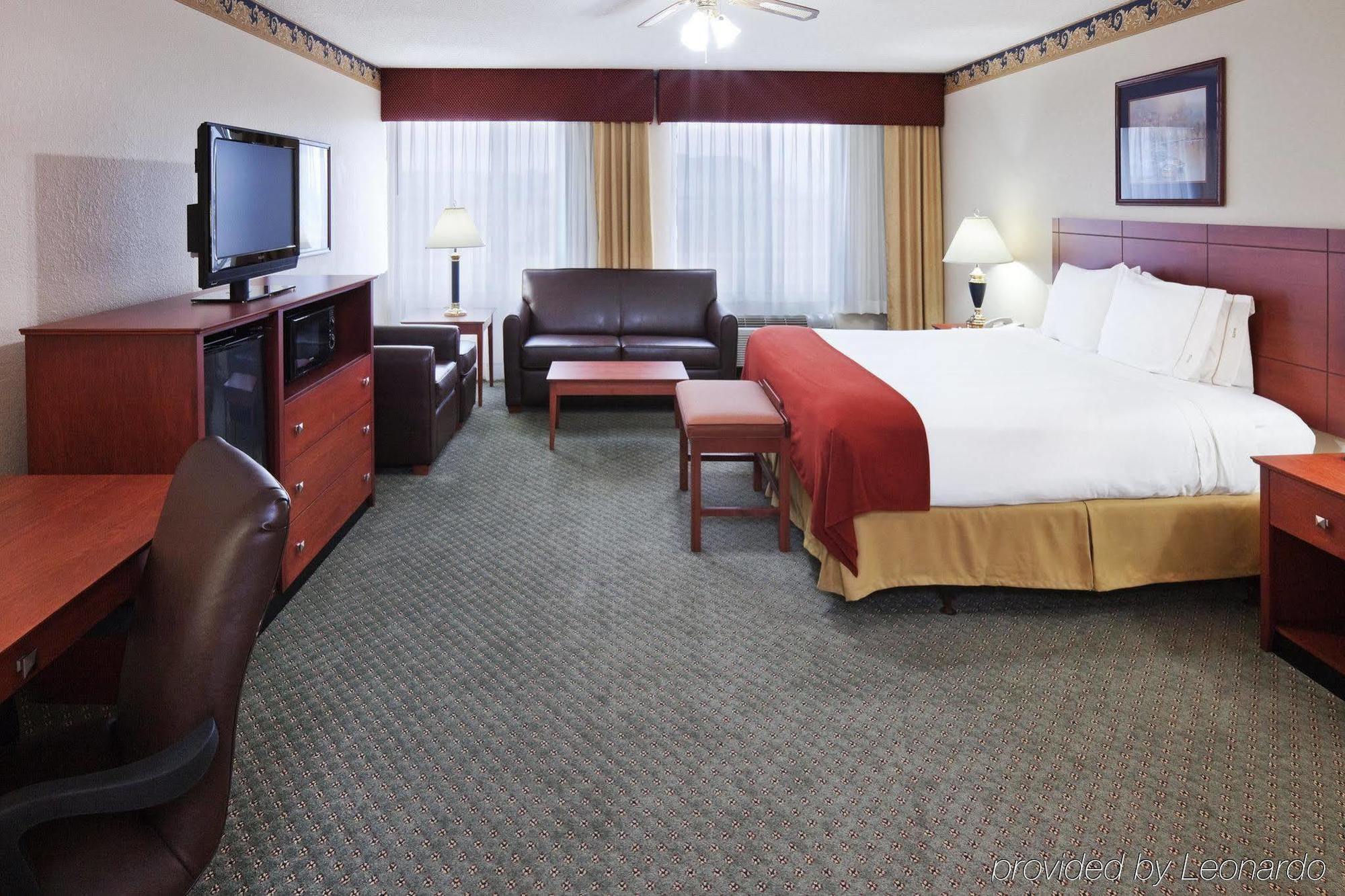 Holiday Inn Express Hotel & Suites Dallas Lewisville By Ihg Room photo